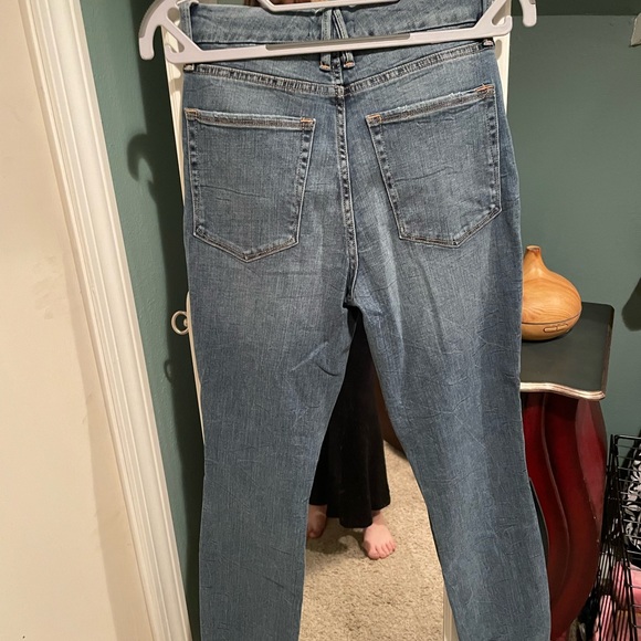 Good American Good Waist Released Hem Jeans - Picture 13 of 15